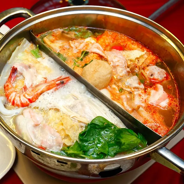 A delicious looking big pot of hotpot